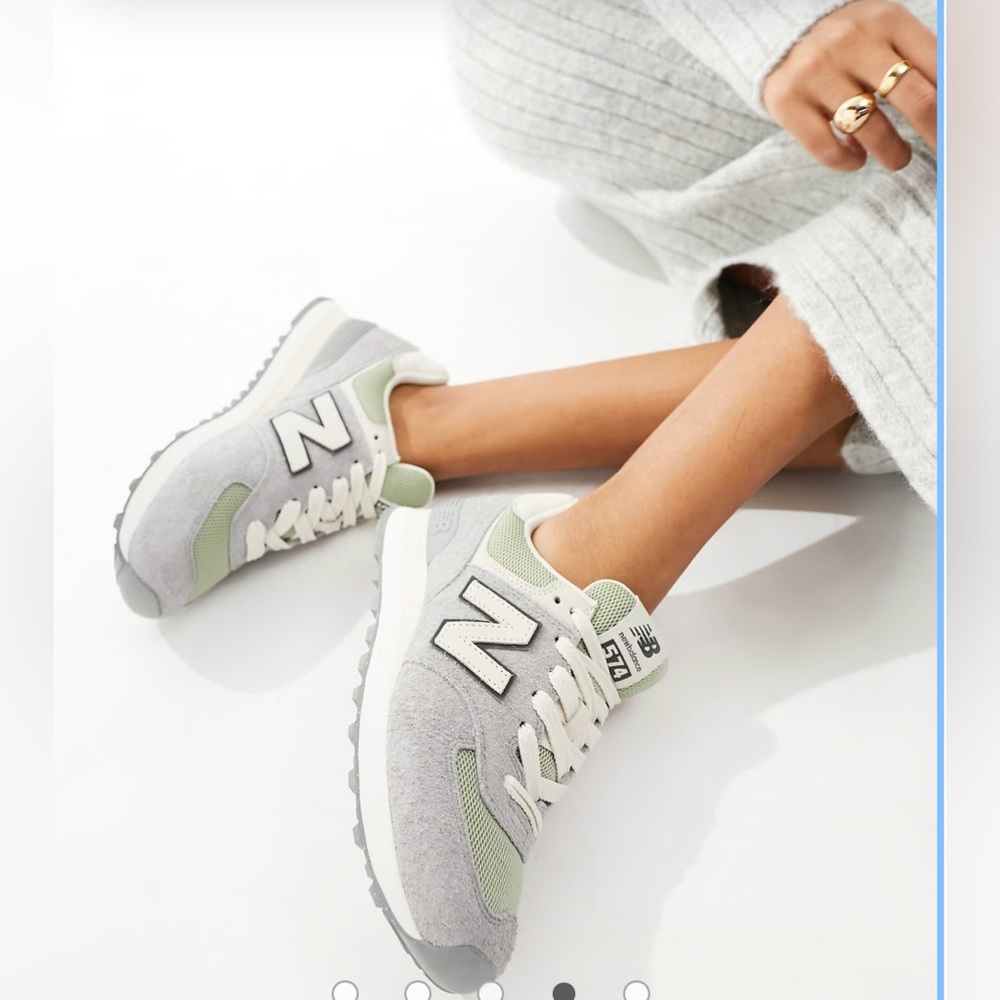 NIB New Balance 574 Grey/Green Suede Size 5.5